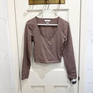 Aritizia babaton contour scoopneck longsleeve